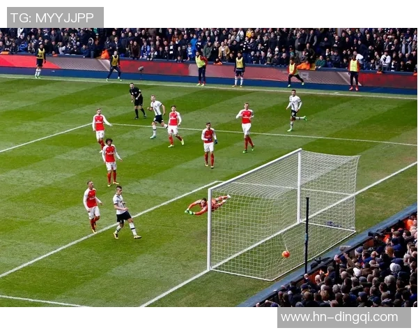 足球明星摆件艺术魅力展现与收藏价值解析