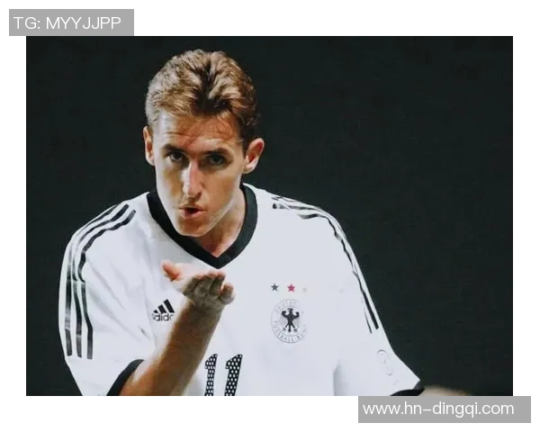 杰克足球明星的传奇之路与辉煌成就揭秘 杰克足球明星的传奇之路与辉煌成就揭秘